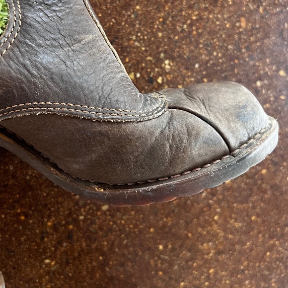 Leather ankle boots with a green knit shaft - Picture 3 of 9